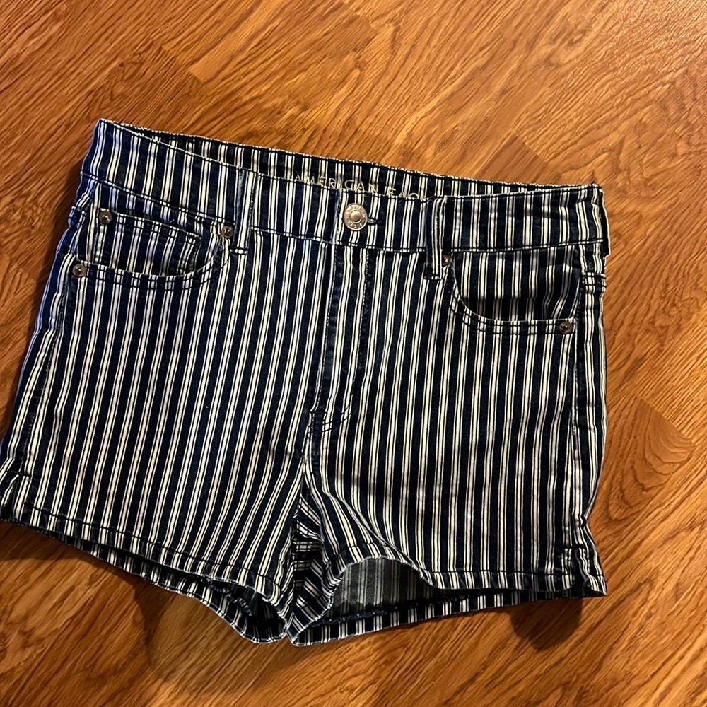 Super cute next level stretch AE Jean shorts
